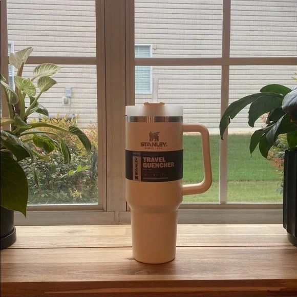 NEW Stanley Cup, CREAM, 40 ounce - Picture 3 of 4